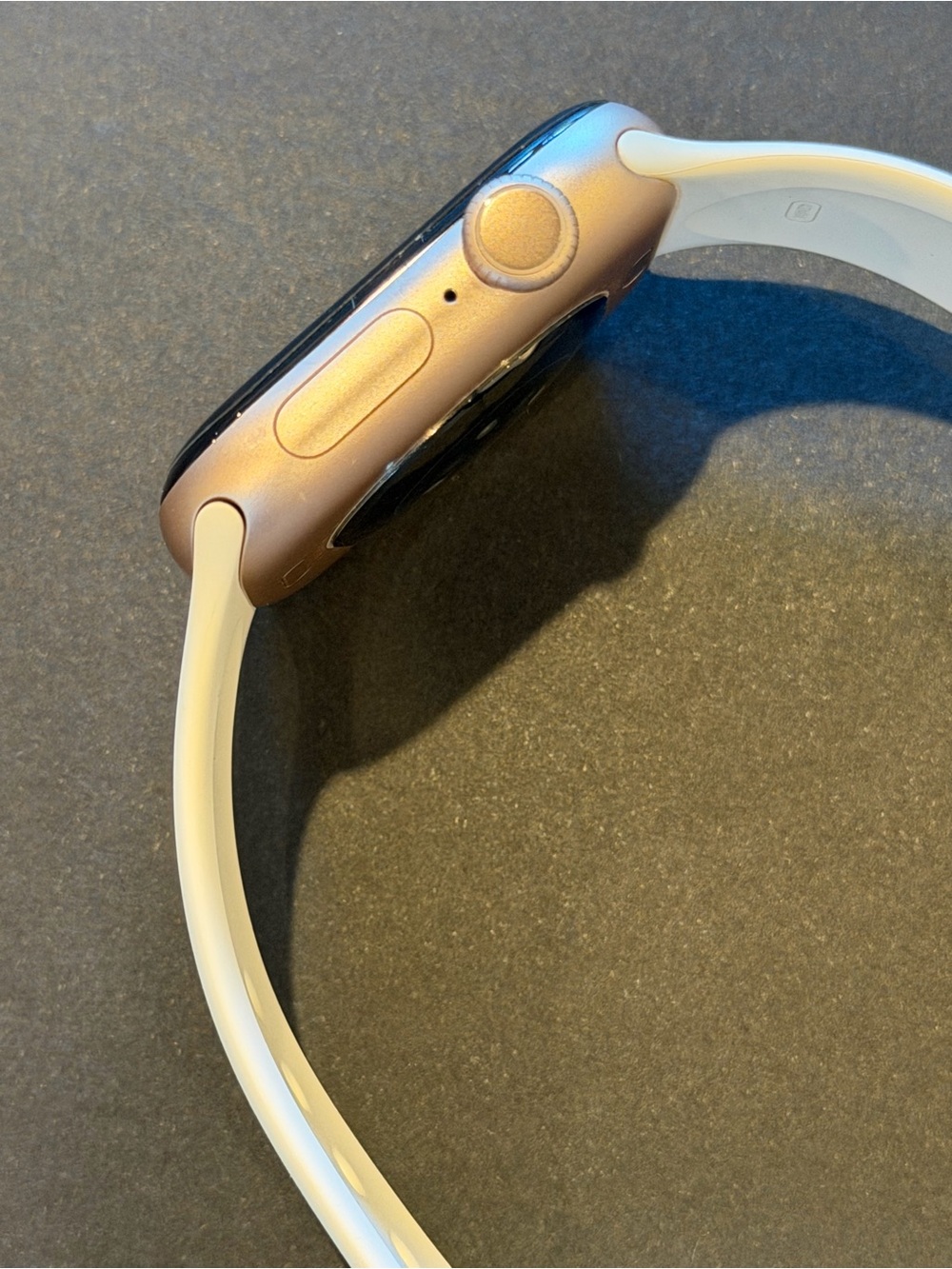 Apple Watch Series 11 42 MM Rose Gold Excellent Used Condition - Picture 4 of 4
